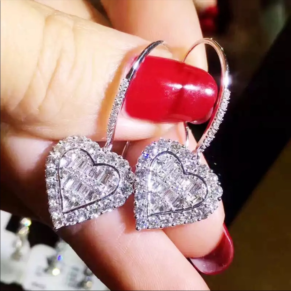 New 925 Silver Anniversary Fashion Heart Earrings